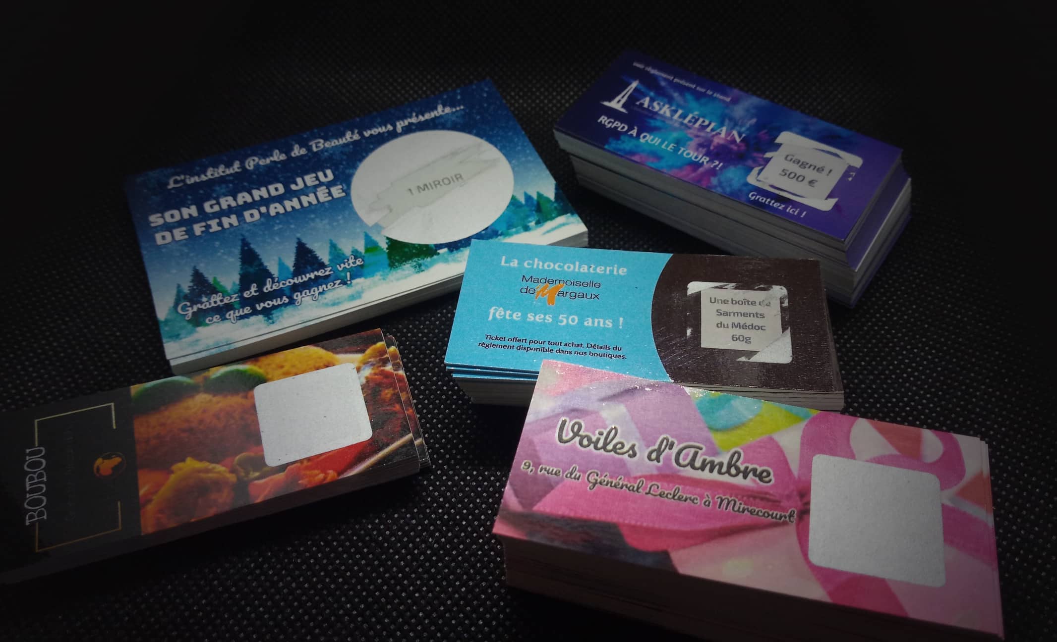 Una fiesta está llena de actividades para seducir y ofrecer nuevas actividades a aquellos que vienen a reír, bailar y divertirse. Una fiesta es perfecta para llevar a cabo una operación promocional a bajo costo. Utilizar una fiesta para ofrecer diversión y entretenimiento a través de boletos personalizables para rascar será una excelente manera de destacarse en un entorno animado. Una fiesta está llena de actividades para seducir y ofrecer nuevas actividades a aquellos que vienen a reír, bailar y divertirse. Una fiesta es perfecta para llevar a cabo una operación promocional a bajo costo. Utilizar una fiesta para ofrecer diversión y entretenimiento a través de boletos personalizables para rascar será una excelente manera de destacarse en un entorno animado.