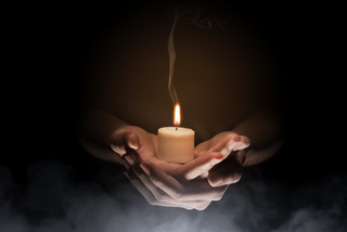 Este estilo de boletos está dirigido a tiendas de artículos esotéricos (tiendas que venden libros, piedras, velas, inciensos), centros de meditación y yoga (centros que ofrecen clases de meditación, yoga, reiki), terapeutas y practicantes de medicina alternativa (profesionales que ofrecen tratamientos de medicina alternativa como acupuntura, naturopatía), asociaciones religiosas (organizaciones religiosas, lugares de culto, centros espirituales), organizadores de ferias y eventos espirituales (organizadores de eventos como ferias de bienestar, conferencias espirituales), editoriales de libros espirituales (editoriales especializadas en la publicación de libros sobre espiritualidad). Estos boletos pueden crear una experiencia lúdica e interactiva, estimular las ventas y, en última instancia, atraer a nuevos clientes. Este estilo de boletos está dirigido a tiendas de artículos esotéricos (tiendas que venden libros, piedras, velas, inciensos), centros de meditación y yoga (centros que ofrecen clases de meditación, yoga, reiki), terapeutas y practicantes de medicina alternativa (profesionales que ofrecen tratamientos de medicina alternativa como acupuntura, naturopatía), asociaciones religiosas (organizaciones religiosas, lugares de culto, centros espirituales), organizadores de ferias y eventos espirituales (organizadores de eventos como ferias de bienestar, conferencias espirituales), editoriales de libros espirituales (editoriales especializadas en la publicación de libros sobre espiritualidad). Estos boletos pueden crear una experiencia lúdica e interactiva, estimular las ventas y, en última instancia, atraer a nuevos clientes.