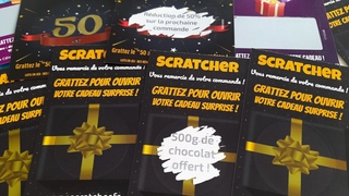 ¡Deja que tus clientes rasquen todo tipo de boletos de regalos, carritos, cofres o bolsas para descubrir lo que contienen! ¡Deja que tus clientes rasquen todo tipo de boletos de regalos, carritos, cofres o bolsas para descubrir lo que contienen!