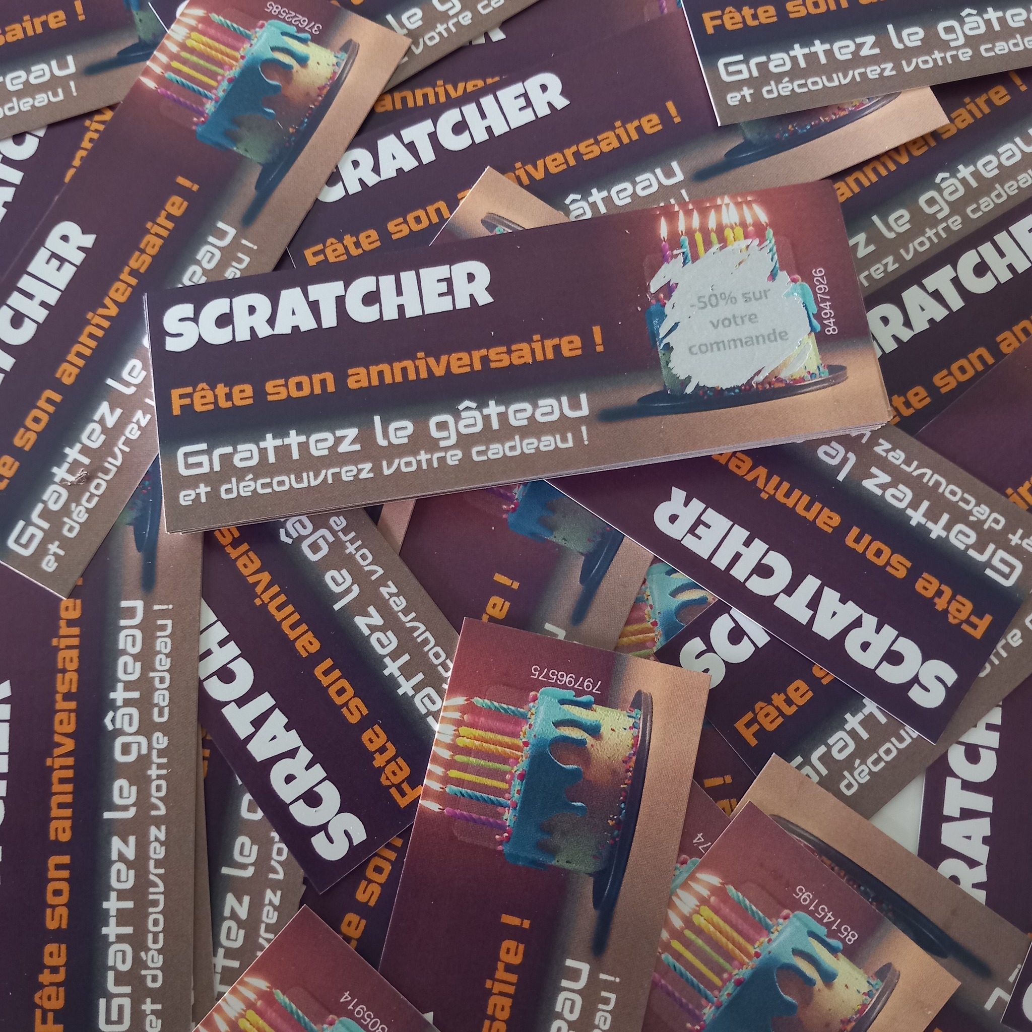 Celebrar un cumpleaños siempre es una fuente de alegría y felicidad. Ya sea para un niño o un adulto, esta ocasión representa un momento especial para celebrar. Los boletos rasca y gana personalizados pueden ofrecer un toque adicional a este evento y hacerlo memorable. Permiten darle un sabor único a un cumpleaños y crear un recuerdo inolvidable. Gracias a la personalización, es posible utilizar fórmulas de deseos específicas; es la manera ideal de destacarse mientras se brinda una gran alegría a la persona que celebra su cumpleaños. Si buscas entender cómo estos boletos pueden hacer que la celebración sea excepcional y memorable, ¡este artículo es para ti! Celebrar un cumpleaños siempre es una fuente de alegría y felicidad. Ya sea para un niño o un adulto, esta ocasión representa un momento especial para celebrar. Los boletos rasca y gana personalizados pueden ofrecer un toque adicional a este evento y hacerlo memorable. Permiten darle un sabor único a un cumpleaños y crear un recuerdo inolvidable. Gracias a la personalización, es posible utilizar fórmulas de deseos específicas; es la manera ideal de destacarse mientras se brinda una gran alegría a la persona que celebra su cumpleaños. Si buscas entender cómo estos boletos pueden hacer que la celebración sea excepcional y memorable, ¡este artículo es para ti!